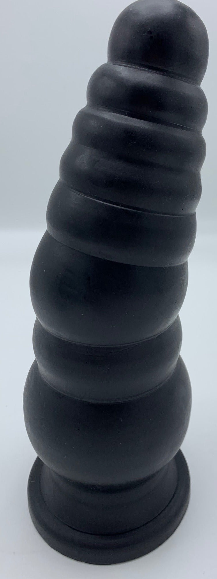 XXLTOYS - Big tree - XXL Plug - Insertable length 22 cm  x 9 cm  - Dia 9 cm / 7 cm 5 cm  - Length huge size 25 cm - Black