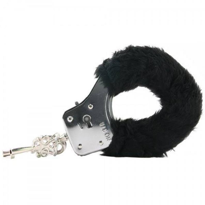 Power Escorts Furry Hand cuffs Black - Love Cuffs Bondage - Colour box - BR206